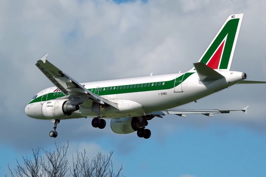 Alitalia.a319-100.i-bimd.arp