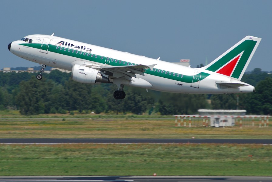 Alitalia Airbus A319-112, I-BIML@TXL,21.07.2007-480fe - Flickr - Aero Icarus