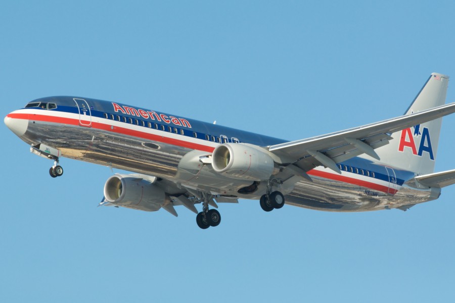 American Airlines.Boeing 737-800.YYZ.2010