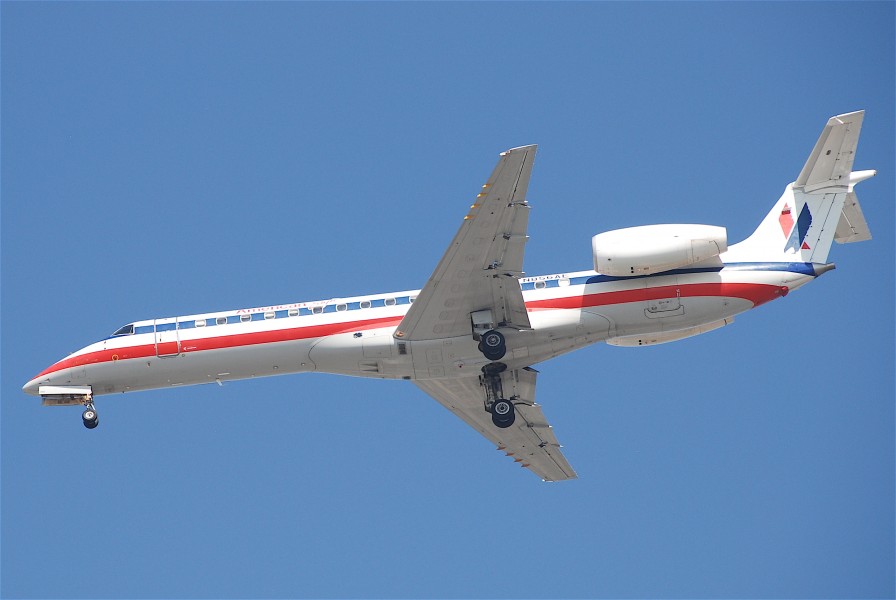 American Eagle Embraer ERJ140LR; N856AE@LAX;11.10.2011 623en (6646169601)