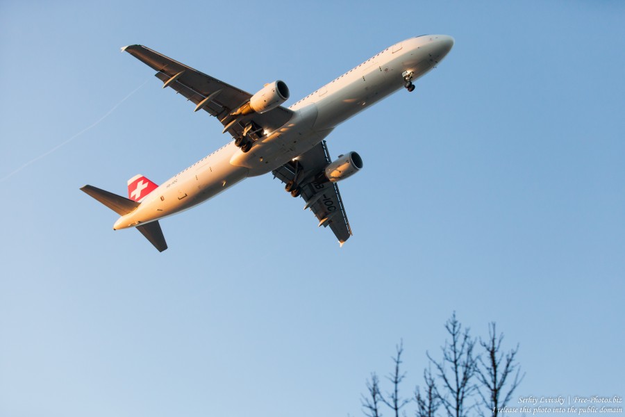 an airplane near Zurich airport in December 2015 photographed by Serhiy Lvivsky, picture 6