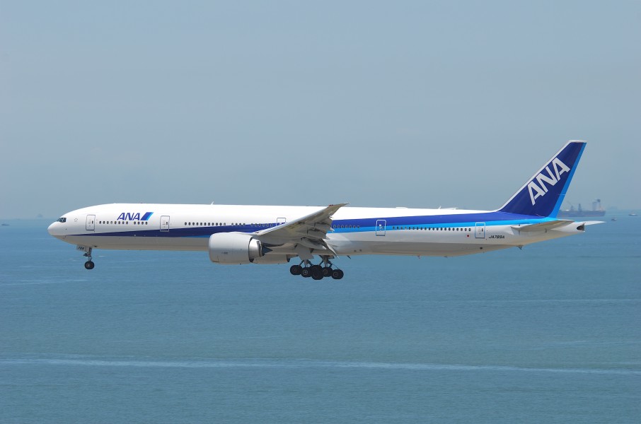 ANA Boeing 777-300ER; JA789A@HKG;04.08.2011 615ge (6207793648)