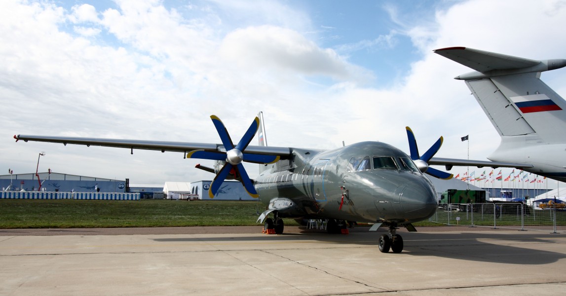 Antonov An-140-100 at the MAKS-2011 (01)