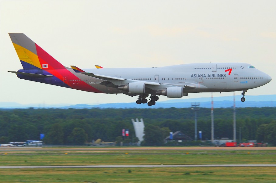 Asiana Airlines Boeing 747-48E (M); HL7421@FRA;06.07.2011 603qk (5916575096)