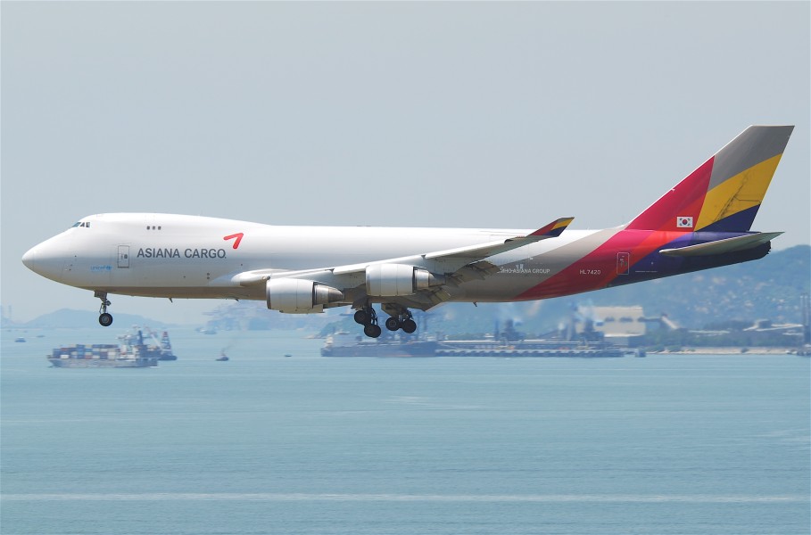 Asiana Airlines Cargo Boeing 747-400F; HL7420@HKG;04.08.2011 615pl (6207439473)