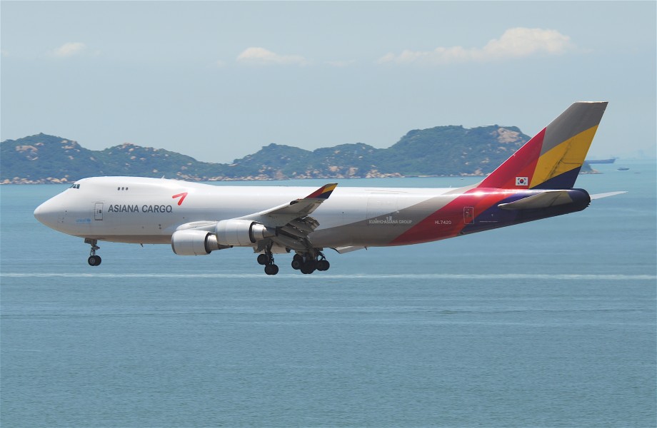 Asiana Airlines Cargo Boeing 747-400F; HL7420@HKG;04.08.2011 615po (6207441425)