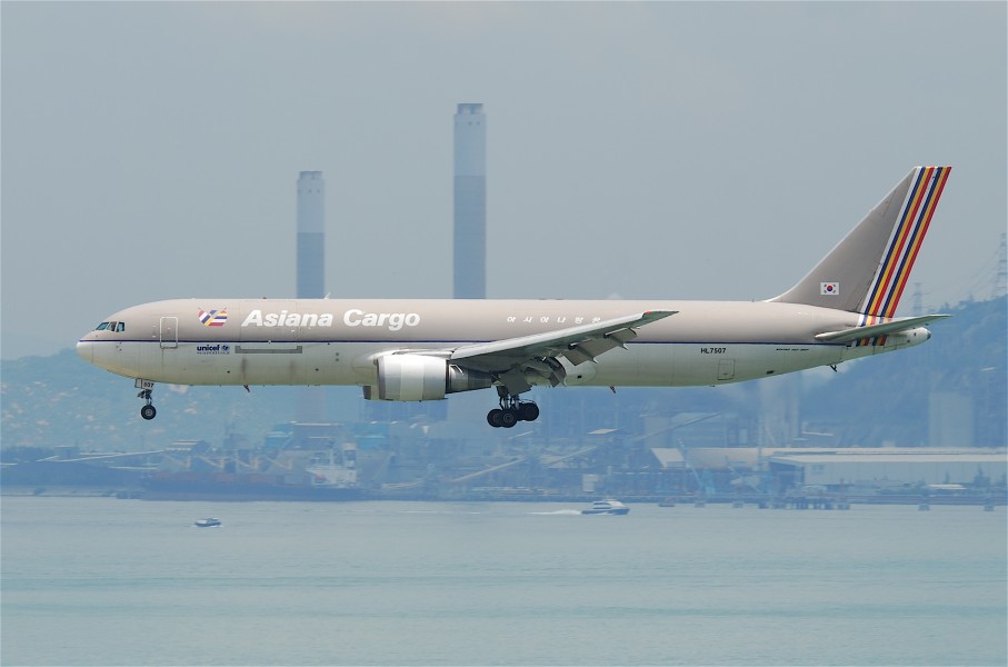 Asiana Airlines Cargo Boeing 767-300F; HL7507@HKG;31.07.2011 614ic (6053173774)