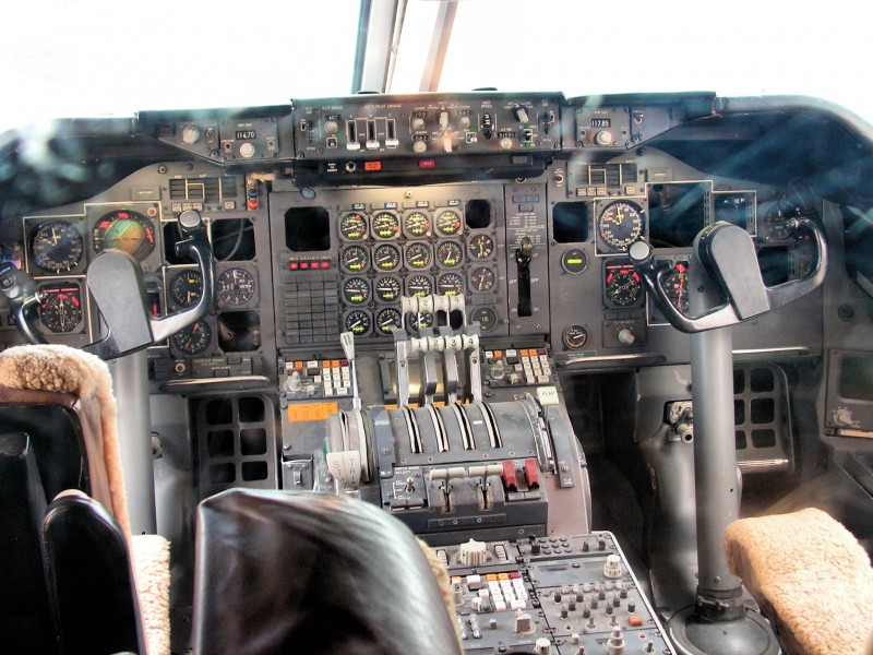 B747-cockpit