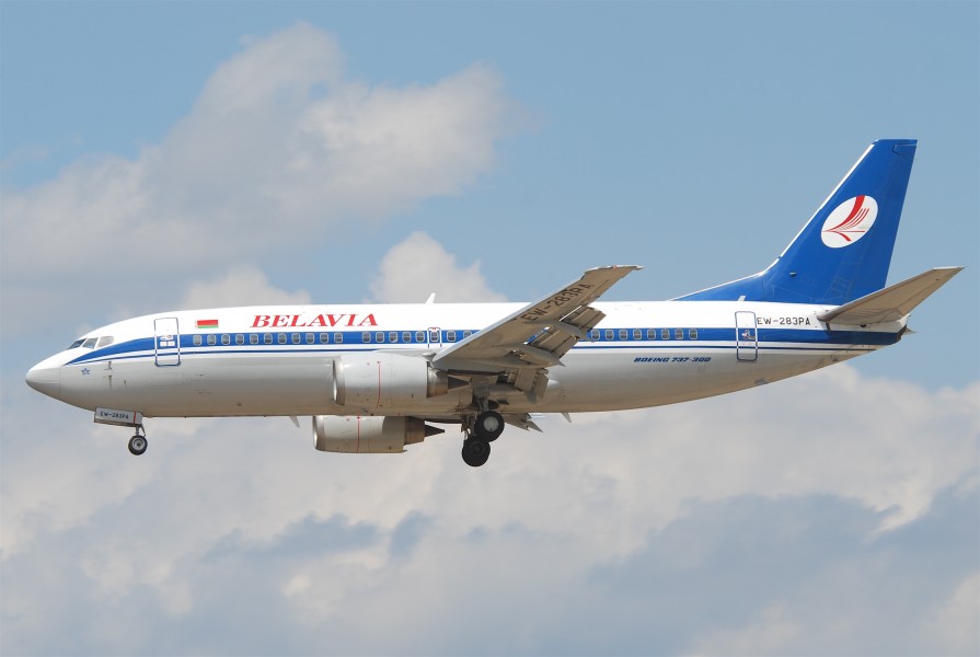 Belavia Boeing 737-300; EW-283PA@FRA;06.07.2011 603nn (5915958707)