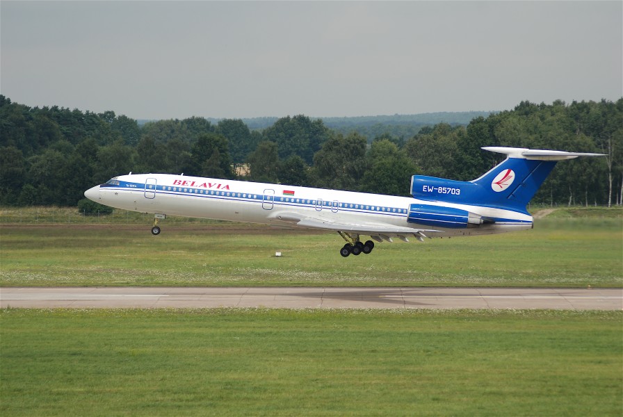 Belavia Tupolev 154, EW-85703@HAJ,28.07.2007-482fi - Flickr - Aero Icarus