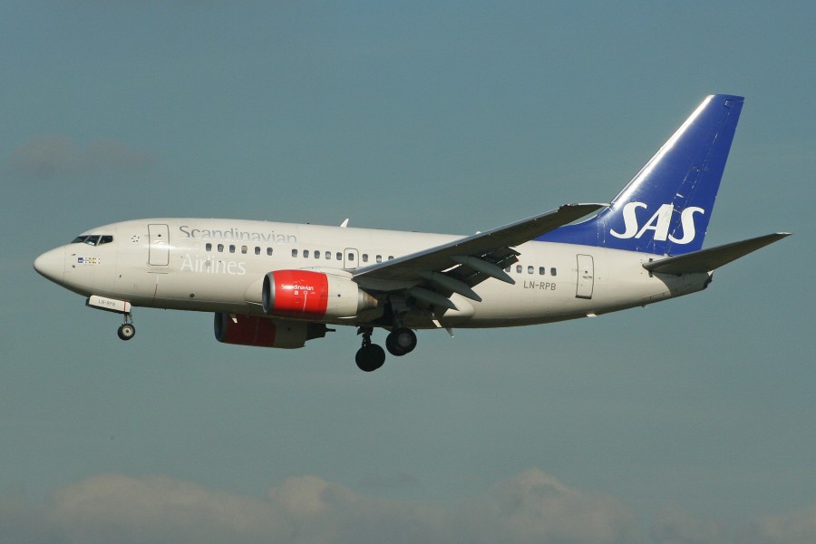 Boeing 737-683 LN-RPB SAS (7061745835)