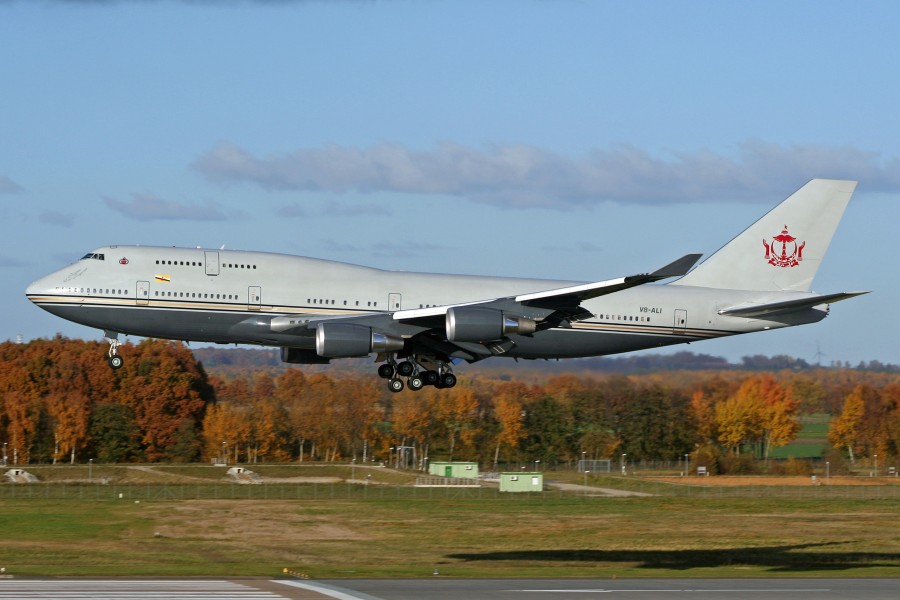 Boeing 747-430 Brunei Sultan's Flight V8-ALI
