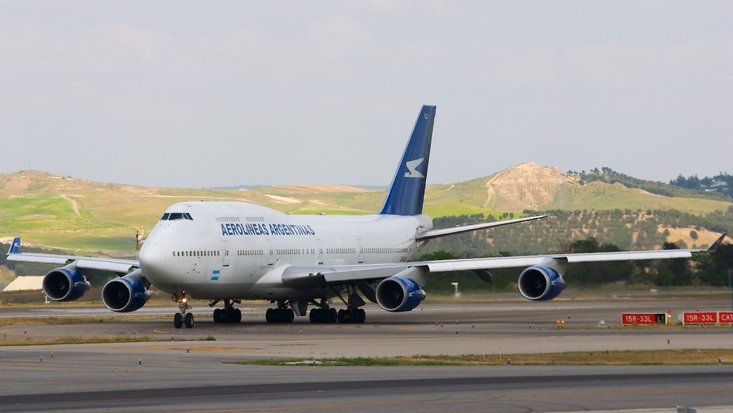 Boeing 747-475 - AerolГ­neas Argentinas - LV-ALJ - LEMD (1)