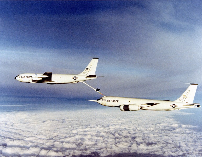 Boeing KC-135R prototype refueling