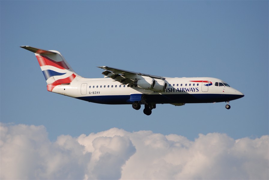British Airways Avro RJ 100, G-BZAV@ZRH,30.07.2007-484bf - Flickr - Aero Icarus