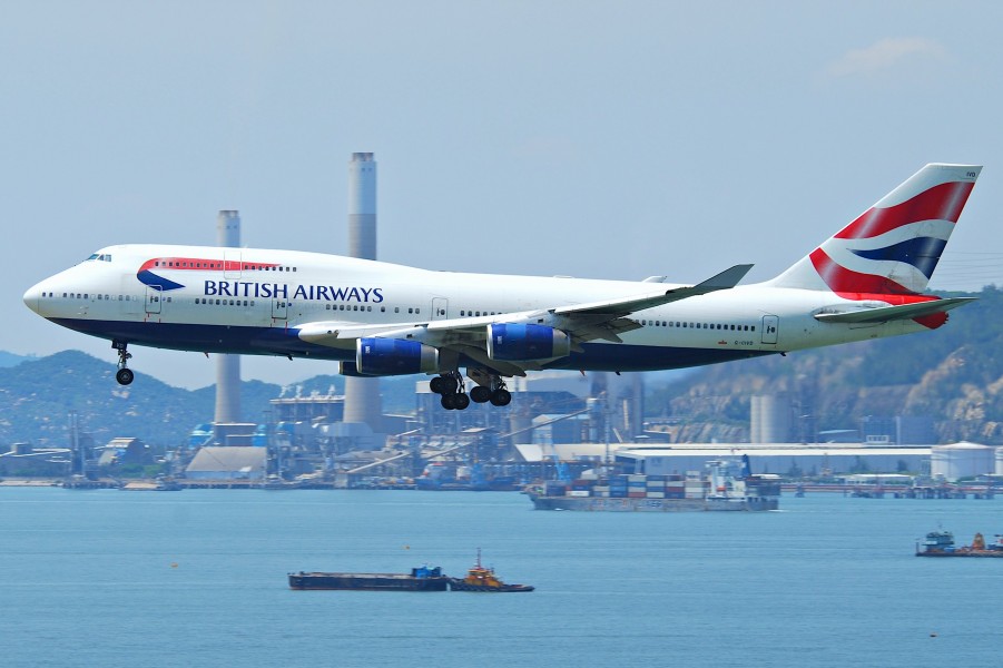 British Airways Boeing 747-400; G-CIVD@HKG;04.08.2011 615oy (6207430055)