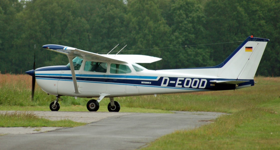 Cessna 172 (D-EOOD) 02