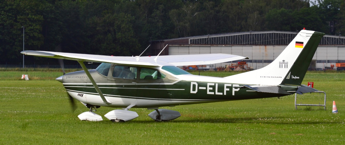 Cessna 182N Skylane (D-ELFP) 03