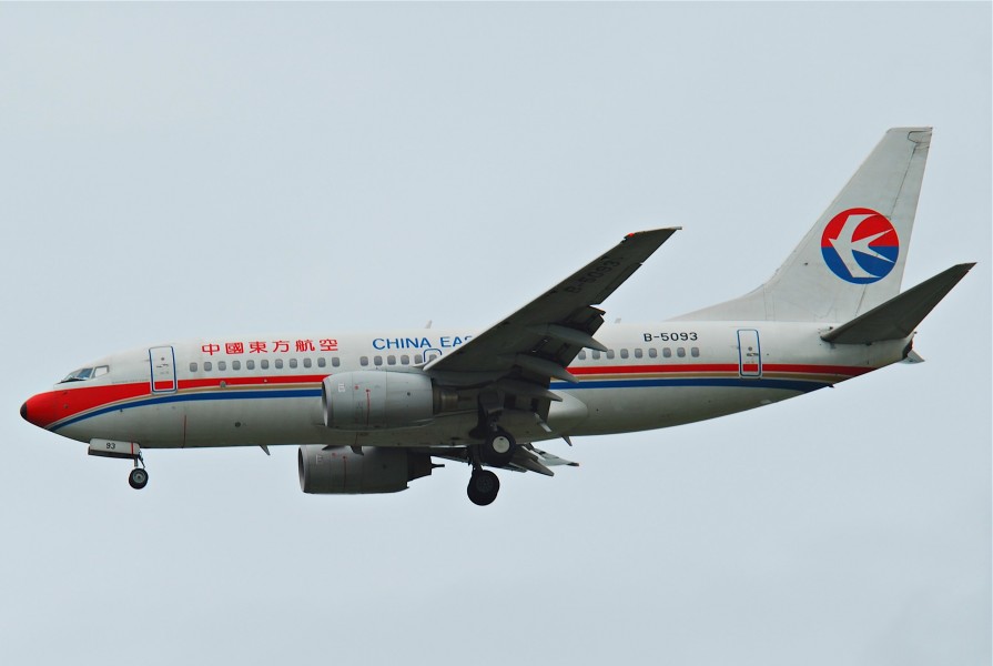 China Eastern Airlines Boeing 737-700; B-5093@BKK;30.07.2011 613fk (6042423536)
