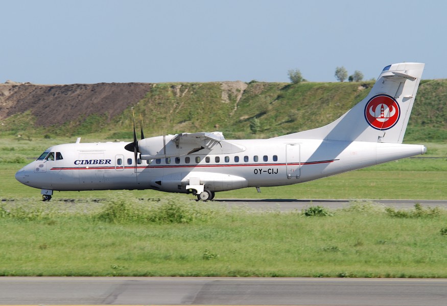 Cimber Air ATR 42; OY-CIJ@CPH;03.06.2010 574et (4688460990) (2)