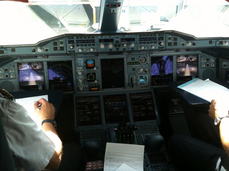 Cockpit of Air France A380