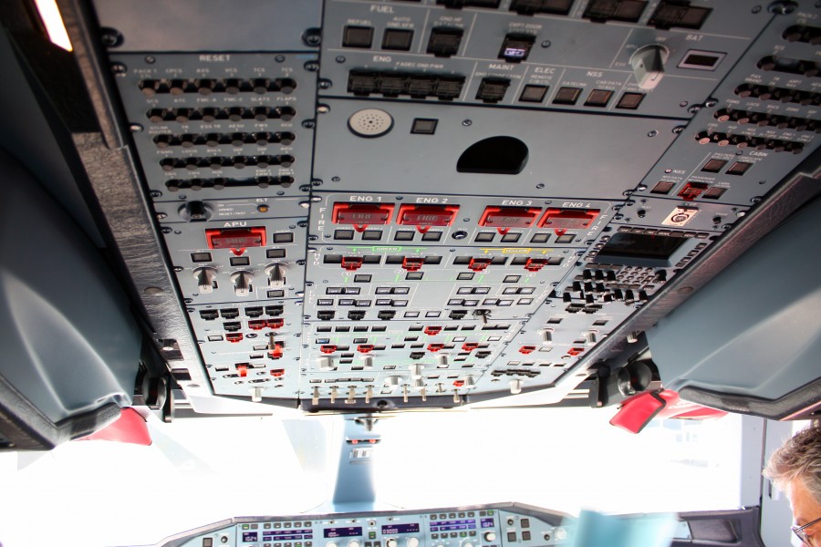 Cockpit of Air France A380 F-HPJC (4943136788)