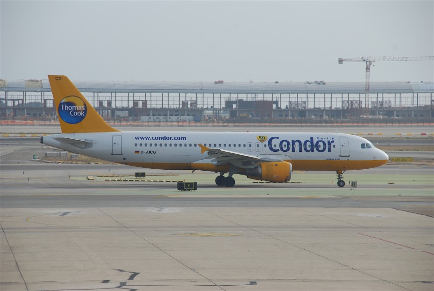 Condor Airbus A320, D-AICG@BCN,21.01.2007-447ce - Flickr - Aero Icarus