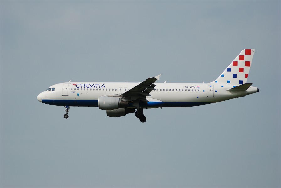 Croatia Airlines Airbus A320-214, 9A-CTK@ZRH,09.06.2007-472ed - Flickr - Aero Icarus