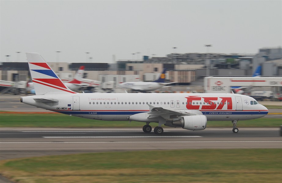 CSA Czech Airlines Airbus A320; OK-MEH@LHR;05.06.2010 576kx (4690833433)