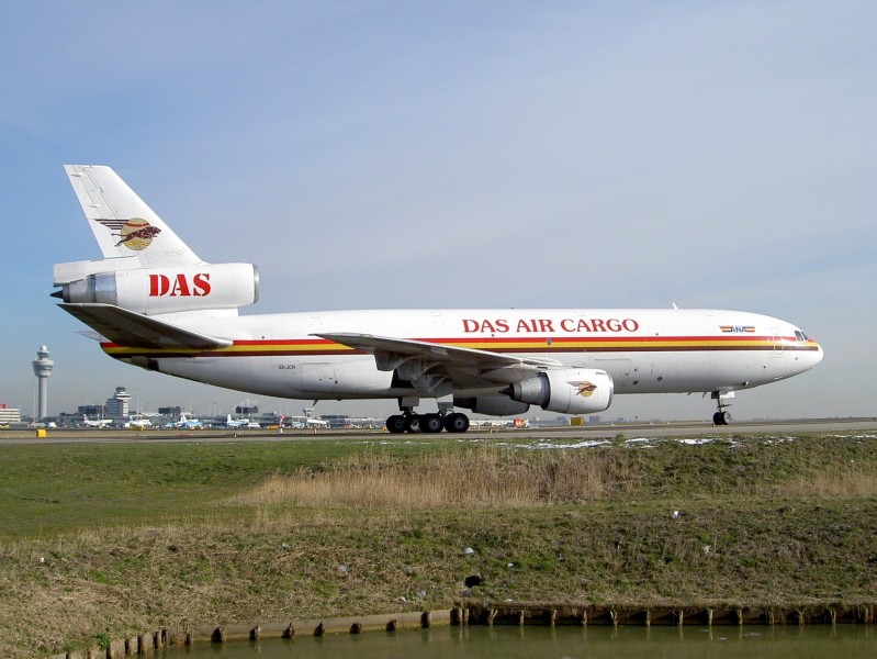 DC-10 DAS Air Cargo 5X-JCR at Schiphol pic2