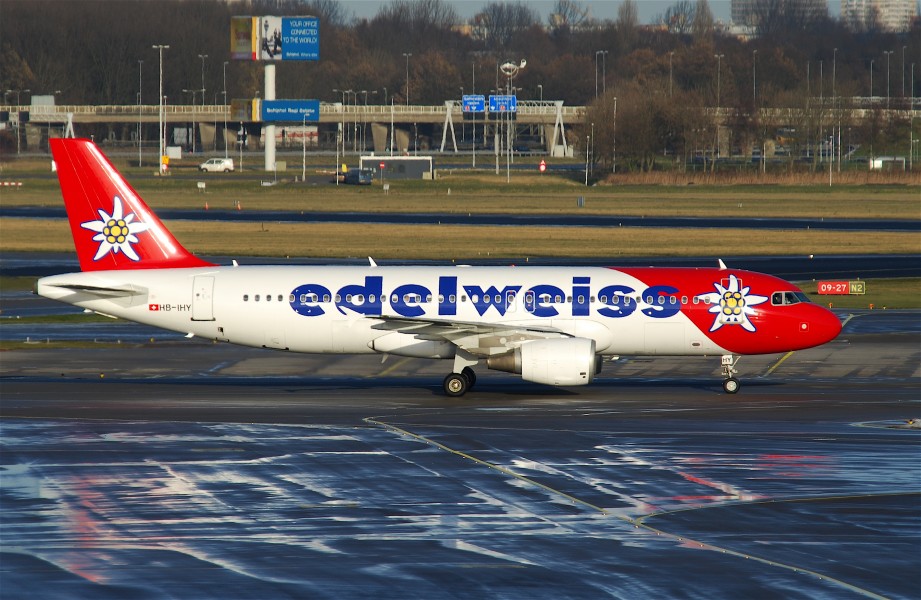 Edelweiss Air Airbus A320-214; HB-IHY@AMS;09.12.2010 590ef (5257387374)