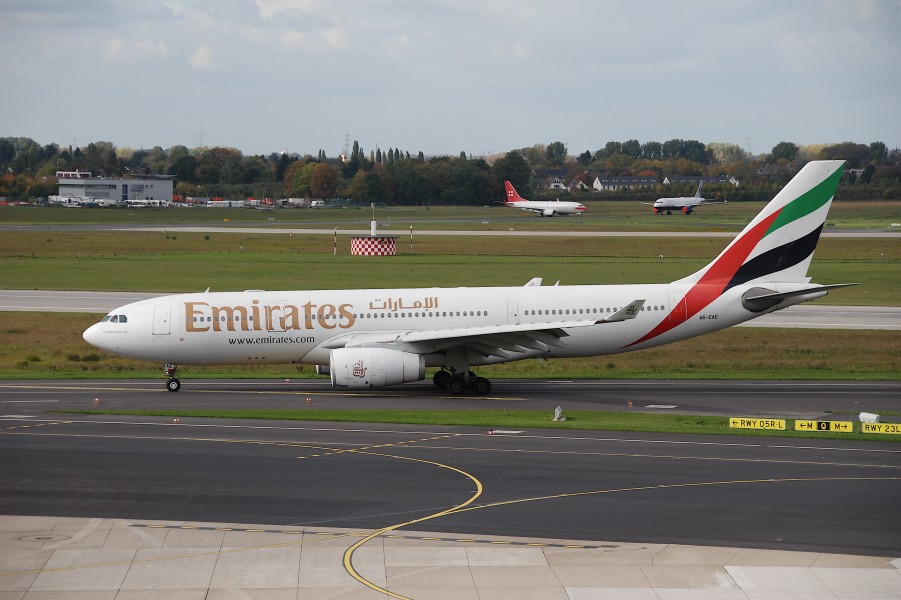 Emirates Airbus A330-200, A6-EAE@DUS,13.10.2009-558kx - Flickr - Aero Icarus