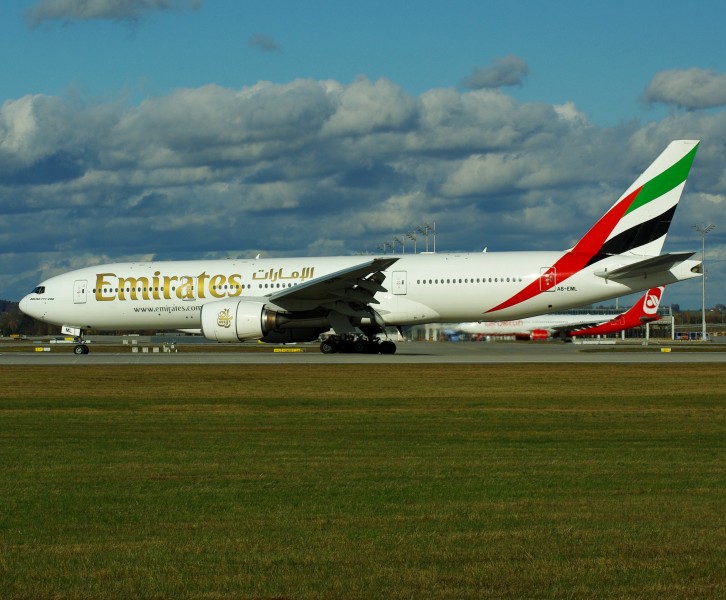 Emirates B777-200ER A6-EML