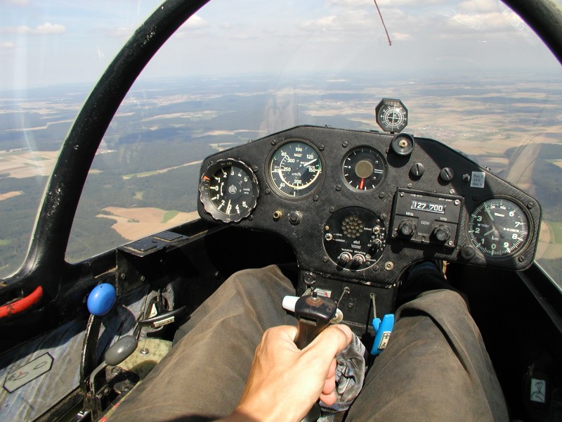 Glasfluegel-401-kestrel-cockpitview