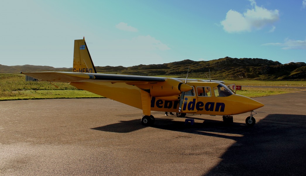 HEBRIDEAN AIR SERVICES BN2B ISLANDER G-HEBO FLIGHT 301 FROM OBAN TO ISLAY AT CONALSAY WEST SCOTLAND SEP 2013 (9684014953)