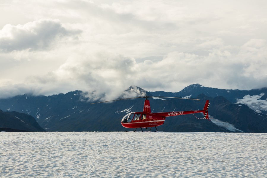 Helicóptero Robinson R44, Parque estatal Chugach, Alaska, Estados Unidos, 2017-08-22, DD 126