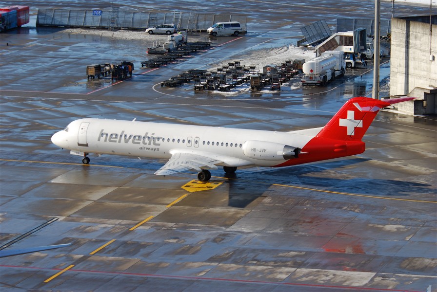 Helvetic Airways Fokker 100; HB-JVF@ZRH;30.01.2010 564ai (4325537094)