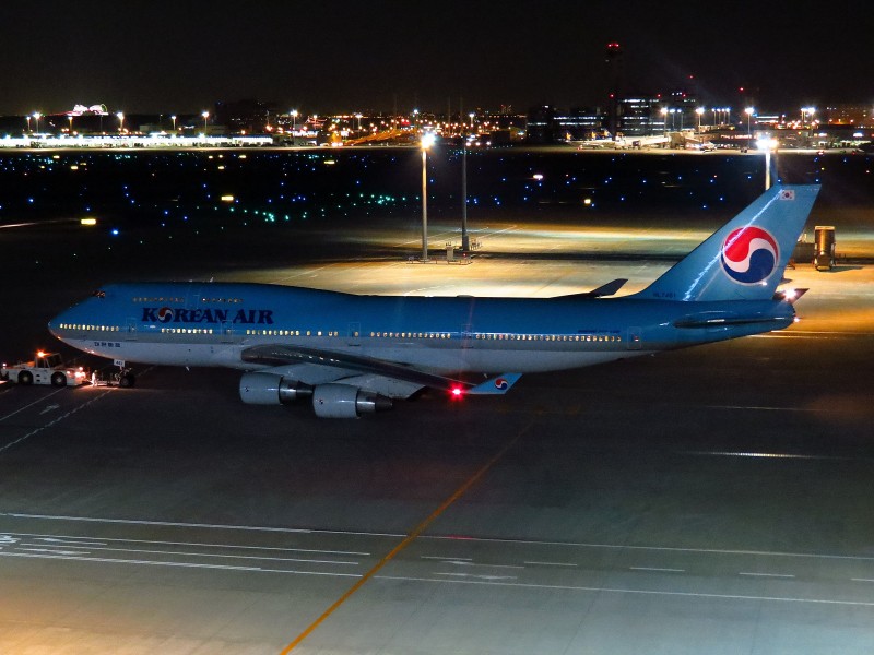 a Korean Air Boeing 747-400 in Tokyo International Airport HL7461 (8148352941)