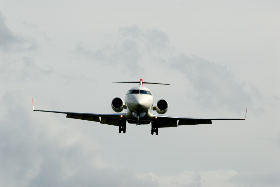 J-AIR Bombardier CRJ200ER (3708994115)