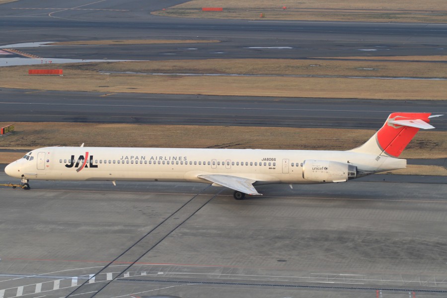 JAL MD-90-30(JA8066) (4372239831)