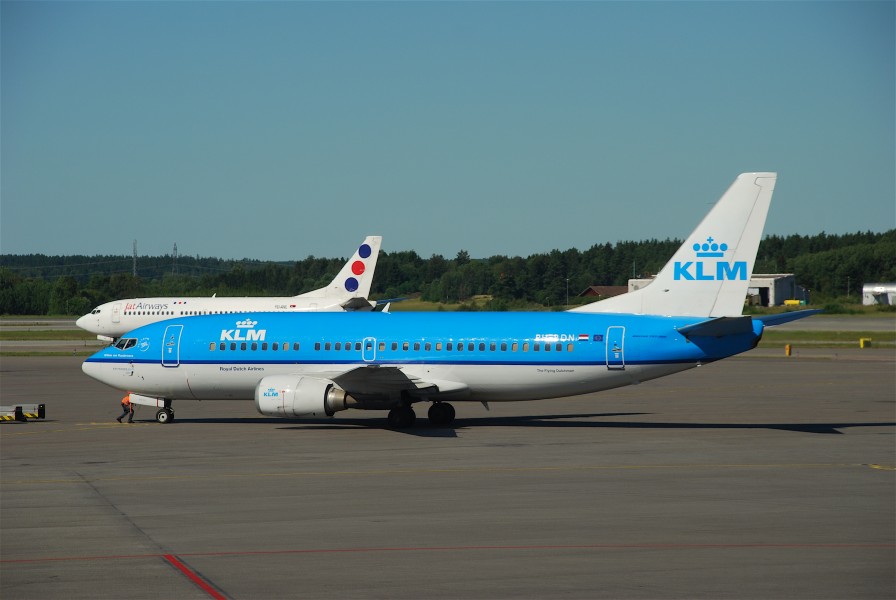 KLM Boeing 737-300, PH-BDN@ARN,25.07.2008-523bp - Flickr - Aero Icarus