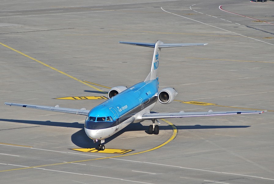 KLM Cityhopper Fokker 100; PH-KLE@ZRH;07.04.2007 458dn (7208827608)