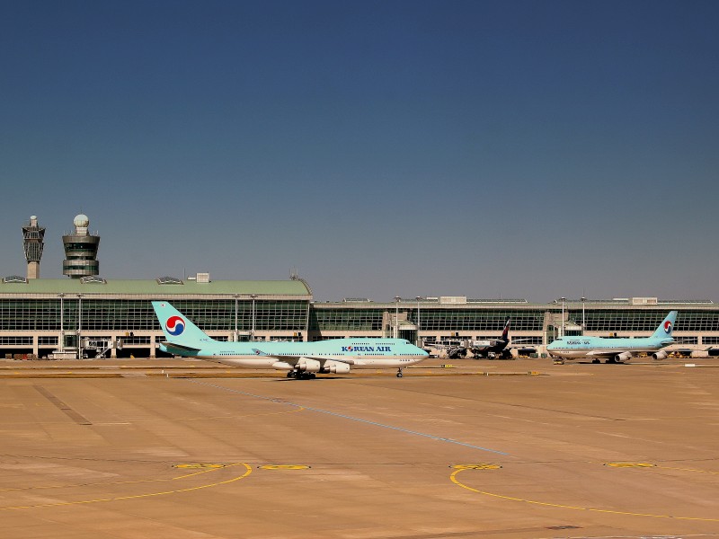 KOREAN AIR BOEING 747-400,S AT SEOUL INCHEON AIRPORT SOUTH KOREA OCT 2012 (8149908609)