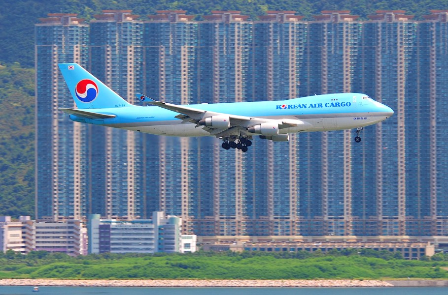 Korean Air Cargo Boeing 747-400F; HL7499@HKG;04.08.2011 615rc (6208002528)