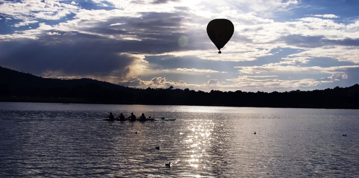 Lake Burley Griffin with rowers and hot air balloon (461374692)