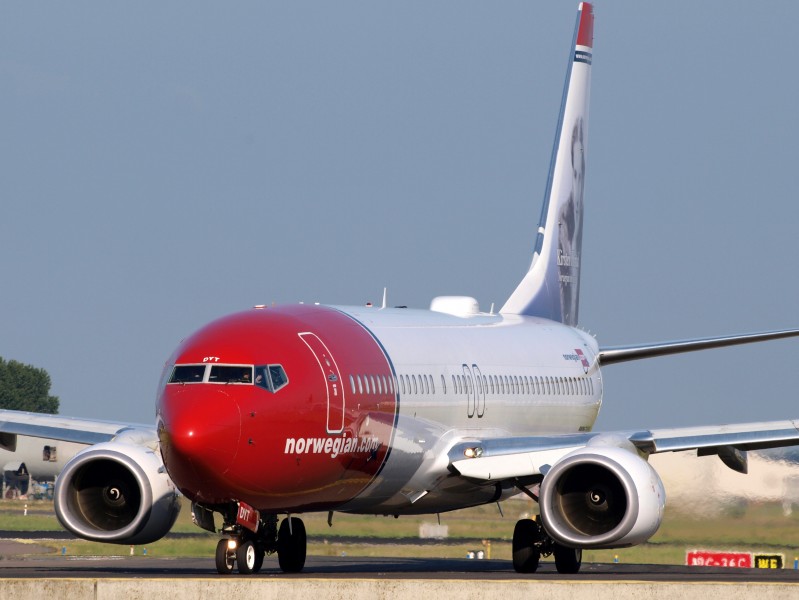 LN-DYT Norwegian Air Shuttle Boeing 737-8JP(WL) - cn 39048 taxiing 15july2013 pic-001