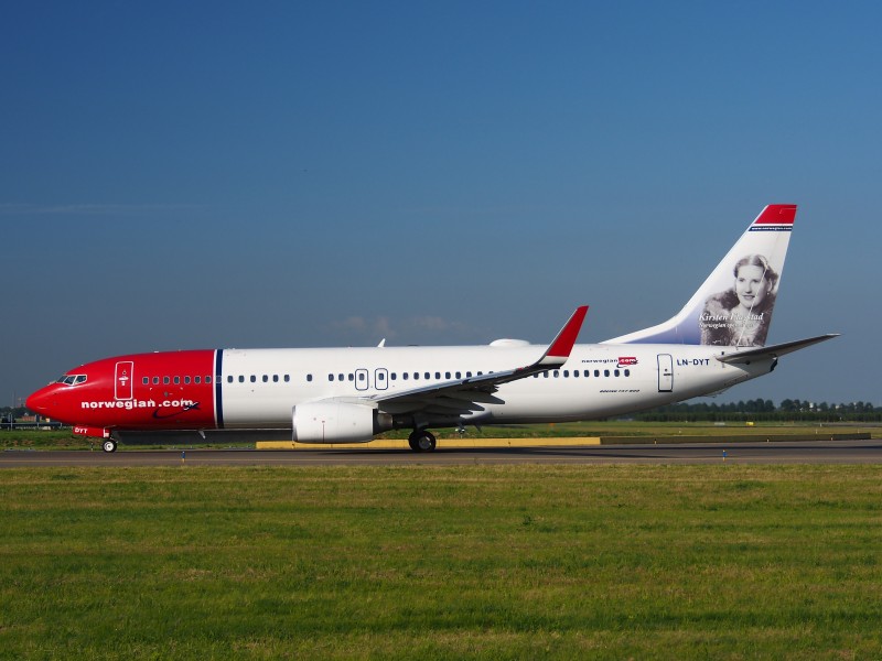 LN-DYT Norwegian Air Shuttle Boeing 737-8JP(WL) - cn 39048 taxiing 15july2013 pic-003