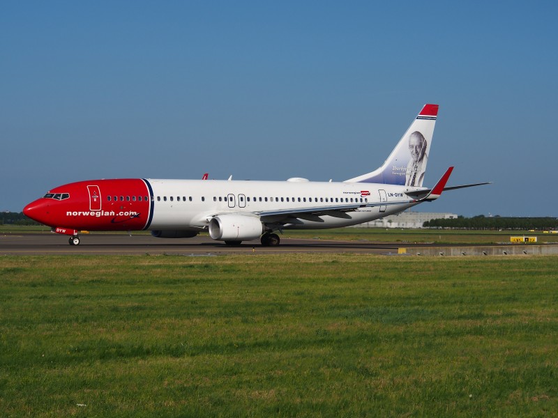 LN-DYW Norwegian Air Shuttle Boeing 737-8JP(WL) - cn 39010 taxiing 18july2013 pic-003