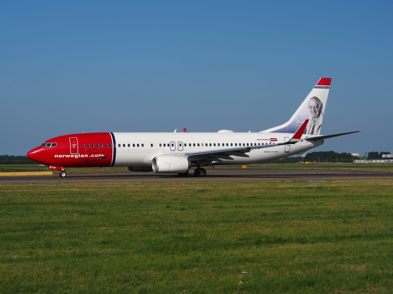 LN-DYW Norwegian Air Shuttle Boeing 737-8JP(WL) - cn 39010 taxiing 18july2013 pic-004