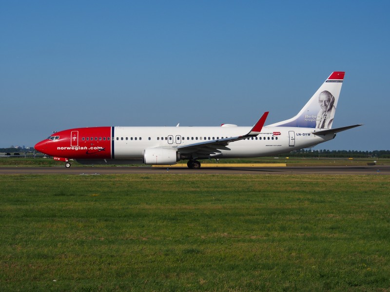 LN-DYW Norwegian Air Shuttle Boeing 737-8JP(WL) - cn 39010 taxiing 18july2013 pic-005